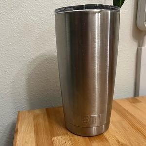 Yeti 20 oz Stainless Steel Rambler with Magslider